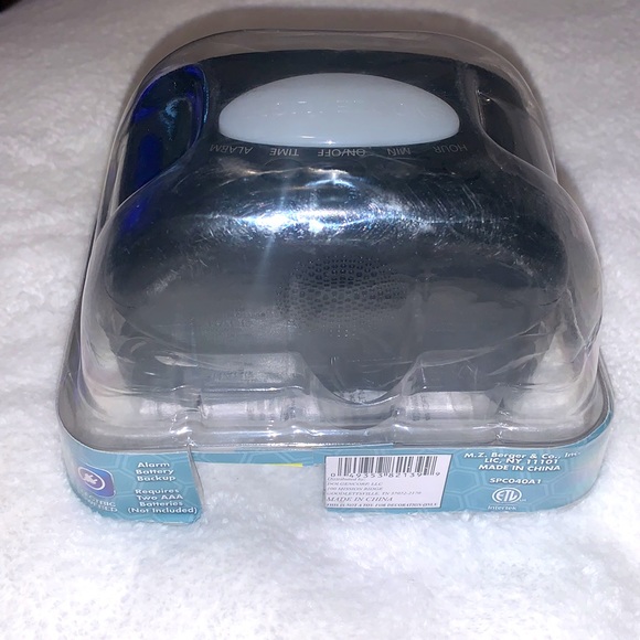 Sharp digital Alarm clock - Picture 2 of 5